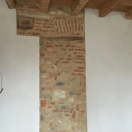 Piccolo Palazzo 圣菲利斯·德尔·贝纳茨