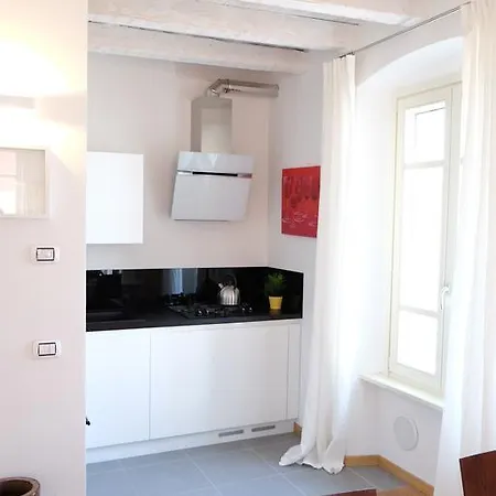 Apartament Piccolo Palazzo San Felice del Benaco
